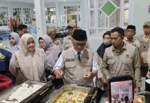 Cicipi Menu Jemaah Haji Embarkasi Lombok, Menhaj: Enak, tapi Agak Pedas