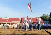Bhabinkamtibmas Polres Bima Ajak Siswa SMAN 1 Jauhi Bullying dan Narkoba