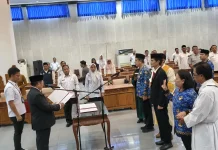 Bupati LAZ Resmi Lantik Agus Wirawan Satra Sebagai Kepala BKAD Lombok Barat