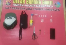 Gerebek Rumah Pengedar di Plampang, Temukan Sabu dalam Topi