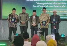 ISNU NTB Beri Penghargaan Tiga Tokoh Perempuan Inspiratif dari NU, NW, dan NWDI