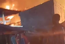 Damkar Bima Kerahkan 5 Armada Padamkan Kebakaran di Desa Lido