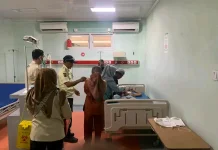 Damkar Lombok Tengah, Evakuasi Warga Tersengat Listrik di Prapen
