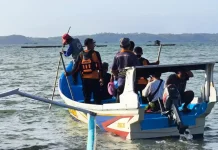 Tim SAR Gabungan Cari Nelayan Hilang di Perairan Teluk Awang