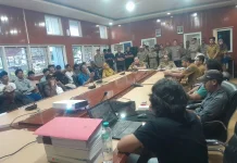 Puluhan Petani Tembakau Demo Gubernur NTB, Polisi Lakukan Pengamanan
