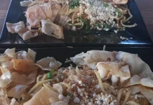 "Mie Pedas Viral Jadi Buruan Pecinta Kuliner"