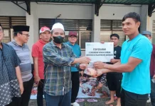 Rektor UIN Mataram Pimpin Distribusi 1.000 Paket Daging Kurban