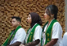 Unram Kukuhkan 8 Dokter Baru, Tekankan Integritas dan Pengabdian Kesehatan