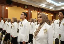 Unram Kukuhkan 40 Apoteker Baru, Lulus 100 Persen Tegaskan Mutu Pendidikan Profesi