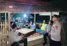 Sambang Poskamling, Satbinmas Polres Bima Pererat Kemitraan dengan Warga