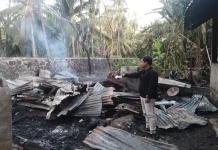 Polsek Bayan Bergerak Cepat Tangani Kebakaran Dua Rumah di Sukadana