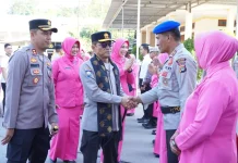 Safari Perdana di Bima Kota, Kapolda NTB Serahkan Bansos dan Tekankan Integritas