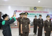 Lima Putra Daerah Resmi Jadi PNS Kejari Loteng, Siap Mengabdi untuk Masyarakat