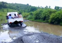Akses Jalan Kabupaten Banyak yang Rusak