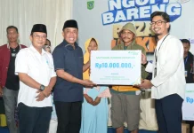 Bupati Bima Serahkan Bantuan di Selasa Menyapa di Ambalawi
