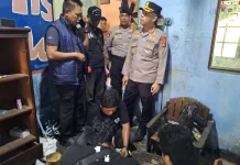 Ayah, Ibu, dan Anak Terjaring Operasi Narkoba di Kampung Bugis
