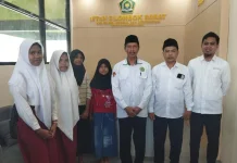 Ratusan Pendaftar MTsN 2 Lobar Membeludak, Keluarga Kurang Mampu Jadi Perhatian