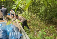 Truck  Air Kemasan Alami Kecelakaan Tunggal di Sembalun