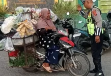 Polsek Rasanae Barat Ingatkan   Keselamatan Berlalu Lintas kepada Pengguna Jalan