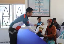 40 Lansia Desa Samaguna Terima Bantuan dan Layanan Kesehatan dari Polres Lotara
