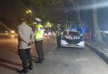 Malam Minggu Rawan Balap Liar, Kapolsek Ampenan Turun Patroli di Tugu Metro