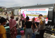 Polres Bima Kota  Distribusikan Bantuan Air Bersih untuk Warga