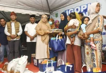 Ngopi Bareng Warga Wawo, Bupati dan Wabup Salurkan Bantuan