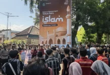 Geruduk Kantor Gubernur NTB, Mahasiswa Desak Evaluasi Program MBG