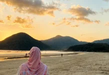 Eksotisme Selong Belanak: Surga Surfing Berpagar Bukit di Lombok