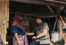Gubernur Iqbal Sisir Warga Penerima Program Desa Berdaya di Mekarsari