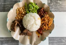 Nasi Bokah, Kuliner Sederhana Khas Lombok yang Murah Meriah