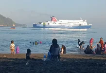 Pantai Cemare Lembar Tawarkan Pesona Langka yang Bikin Wisatawan Betah
