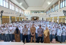 Isi Kegiatan MPLS, Sat Binmas Polres Bima Kota Tanamkan Kesadaran Hukum kepada Sisw