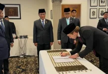 Menteri Hukum Resmi Ambil Sumpah Luke Anthony Vickery sebagai WNI