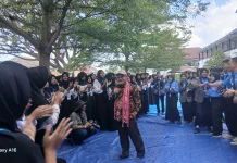 Mendikdasmen RI Tinjau MPLS di SMAN 2 Praya