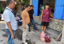Polsek Ampenan Sita Puluhan Botol Tuak Jelang Porprov NTB 2026