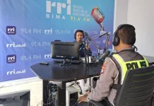 Lewat RRI Bima, Unit Kamsel Polres Bima Ajak Warga Tertib Berlalu Lintas dan Peduli