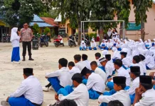Polsek Sape Ingatkan Bahaya Narkoba  pada Pelajar MTs Darussakinah
