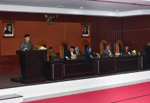 Wabup Lotim Jawab Pandangan Fraksi DPRD atas Dua Raperda Strategis