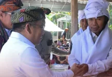 Pengukuhan Mangku di Pengembuk, Bupati Najmul Tegaskan Peran Strategis MKD