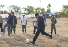 Wabup Kus Janjikan Perbaikan Lapangan Saat Buka Dasan Gelumpang Cup II