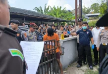 Pelaku Pembunuhan NDR Peragakan 44 Adegan Selama Rekonstruksi