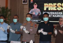 Polisi Musnahkan 41 Gram Sabu dan 215 Butir Ekstasi Hasil Gerebek di Ampenan