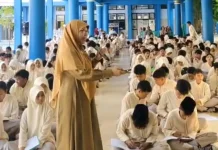 Penyuluh Agama Bekali Siswa SMPN 15 Mataram Berdakwah Santun dan Moderat