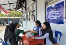 Warga Lombok Tengah Terima CKG dan Bantuan Sembako Gratis