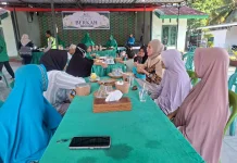Kodim Lombok Tengah Gelar Aksi Sosial, Bagikan Makanan kepada Warga
