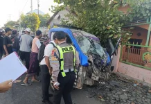 Olah TKP Lakalantas, Polisi Malah Temukan Senpi Rakitan