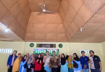Pemberdayaan Kesehatan-Ekonomi Masyarakat lewat Eco-Enzim & Hand Sanitizer Alami