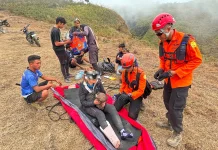 Tim SAR Evakuasi WNA Prancis Cedera saat Turun dari Gunung Rinjani