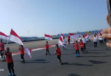 Merah Putih Berkibar di Lintasan, 1.500 Warga Rayakan HUT RI di Sirkuit Mandalika